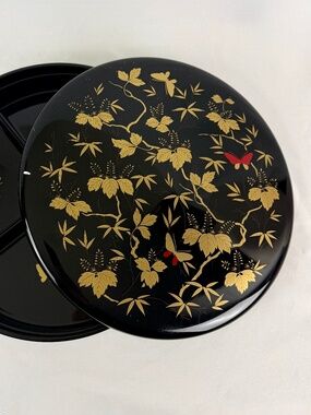 Vintage Hanae Mori Black Round Lacquer Box 12in Gold Leaf Jubako 4 Sections Flaw